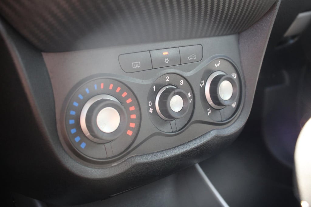 Alfa Romeo MiTo 1.4 turismo etna nero - airco - lichtmetaal - topstaat