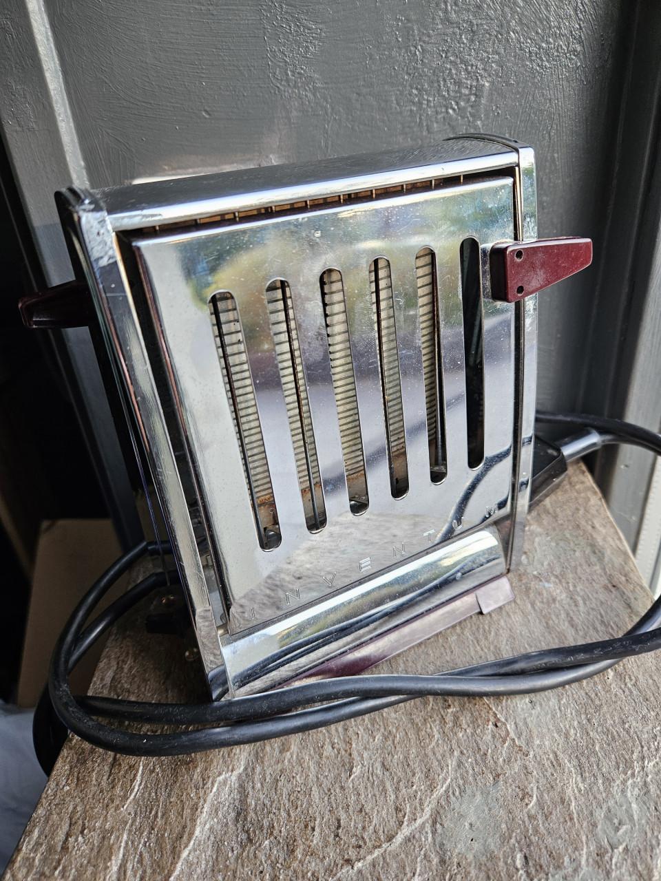 Vintage jaren 60 Inventum broodrooster - Chroom