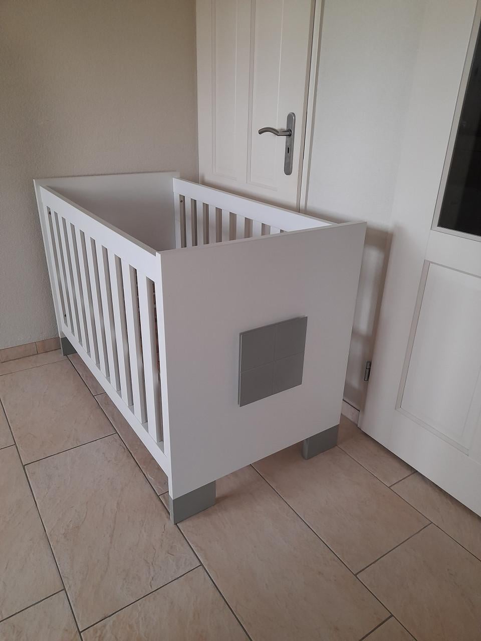Super stevig massief houten ledikantje (in goede nette staat )