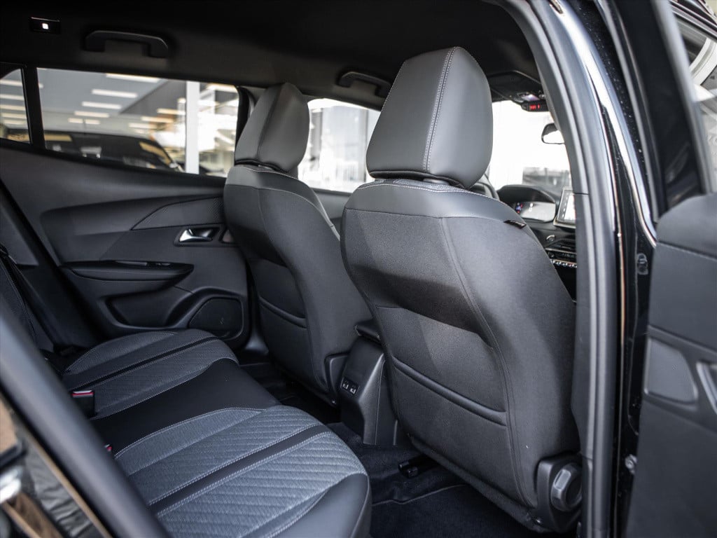 Peugeot 2008 1.2 puretech 100pk allure | camera | stoelverwarming | carplay
