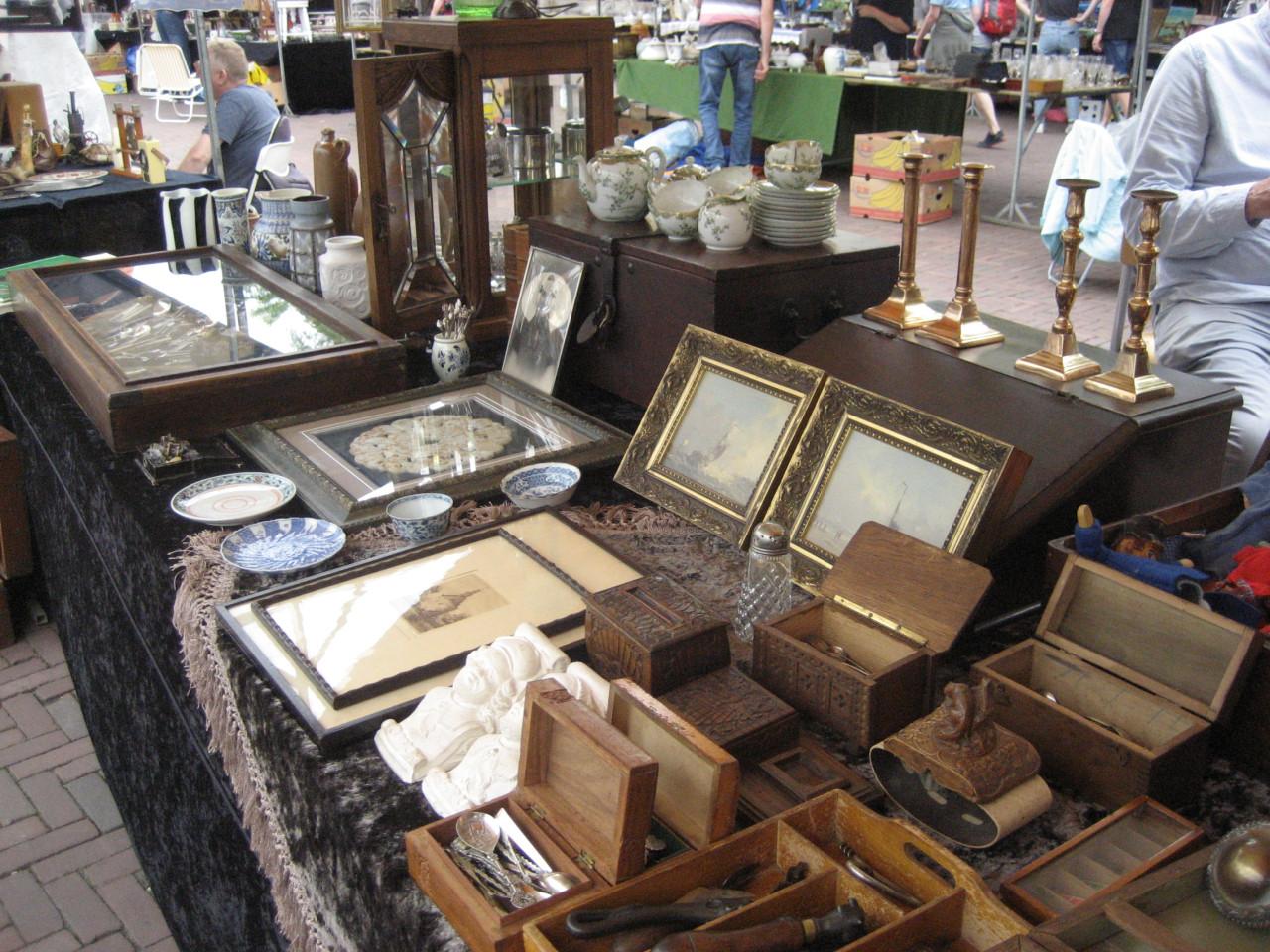 Antiek en brocante markt grote Markt Middelburg