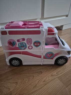 Barbie ziekenwagen