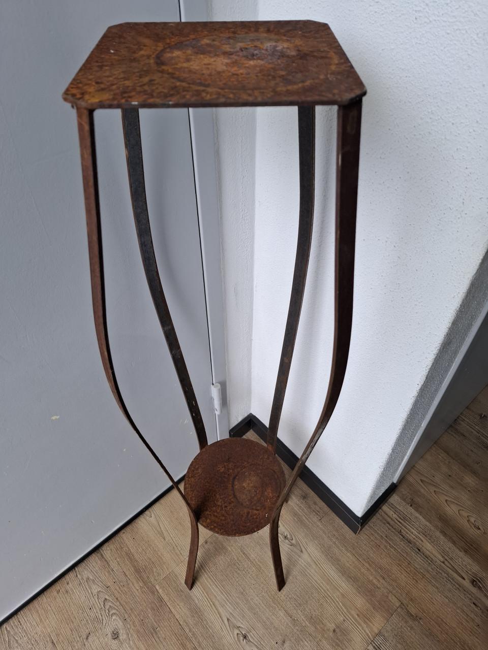 Gietijzeren plantentafel