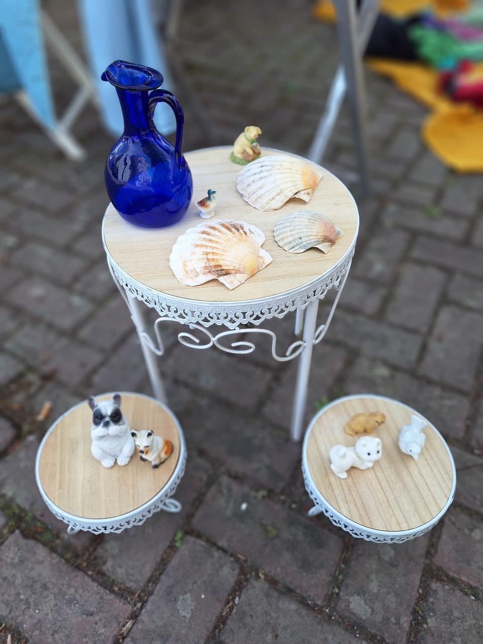 Decoratief tafeltje.