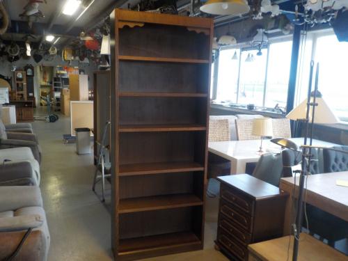Eiken boekenkast in zeer goede staat