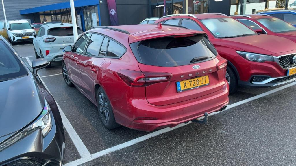 Ford Focus wagon 1.0 ecoboost hybrid st line x trekhaak - el. achterklep - 