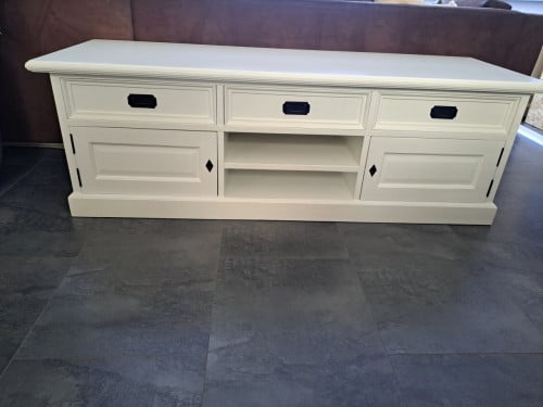 Tv kast (kan gebracht worden)