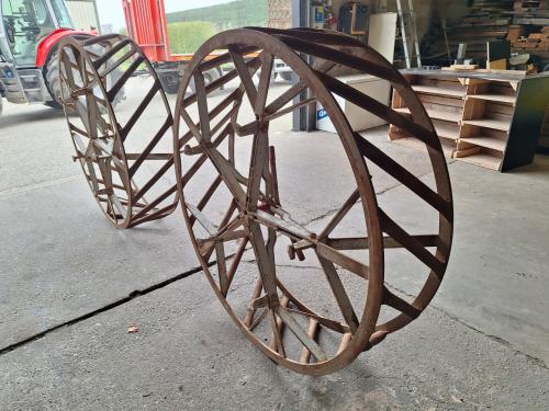 Molcon kooiwielen 2sets 16.9R38 (5 of 3 ster), 1set 14.9R38