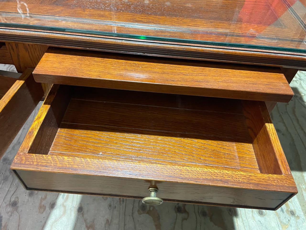 Salontafel met 8 extra uitschuifbladen en 4 lades