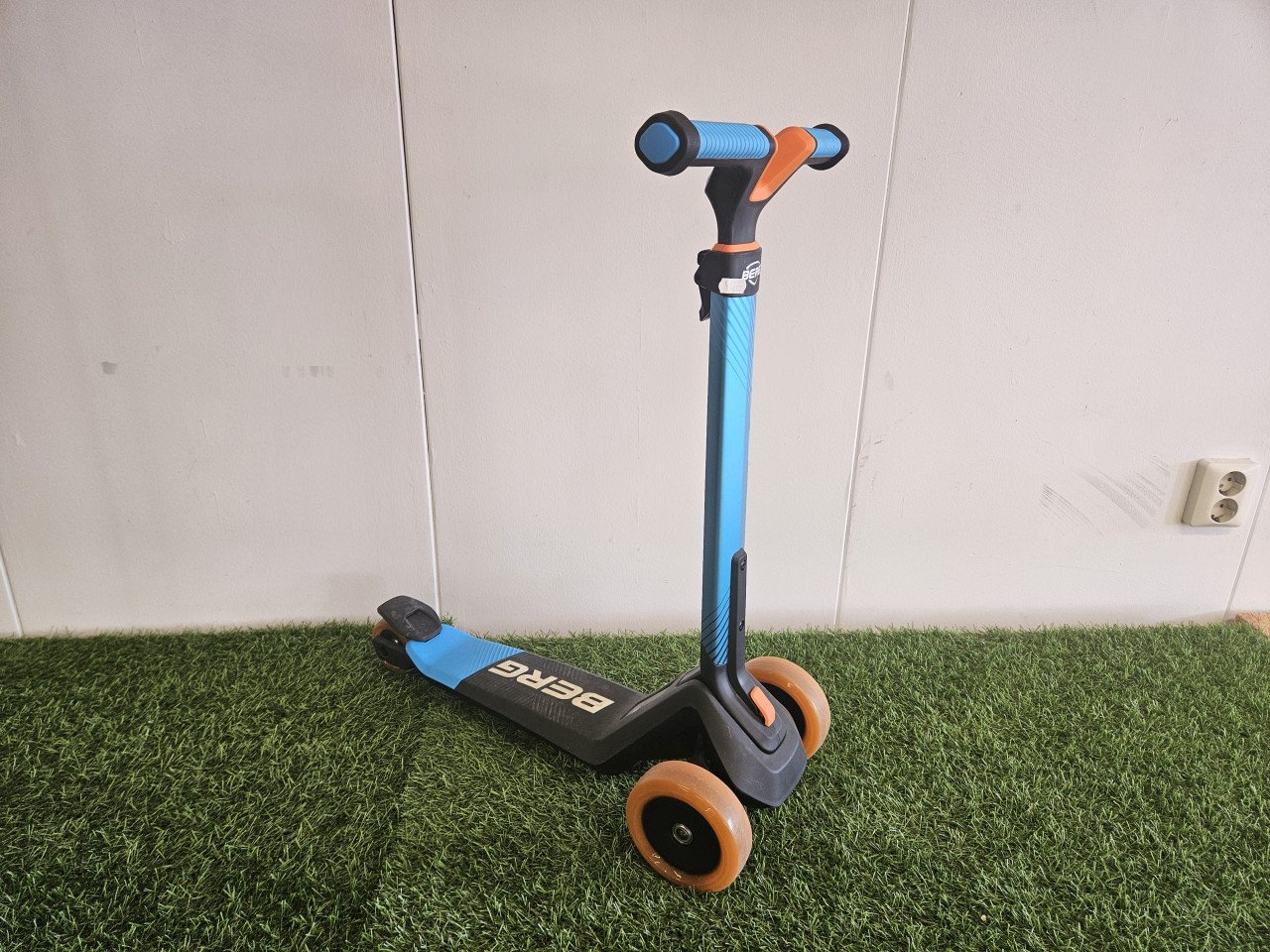 BERG NEXO Blue step - showroom uitverkoop