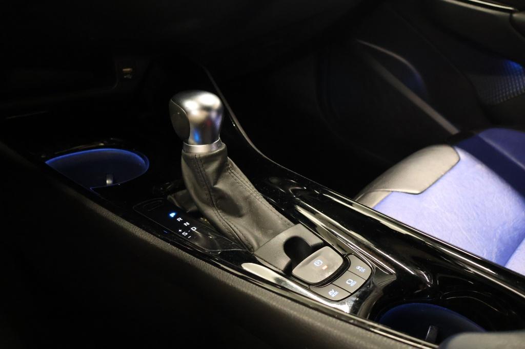 Toyota C-hr 2.0 hybrid bi-tone