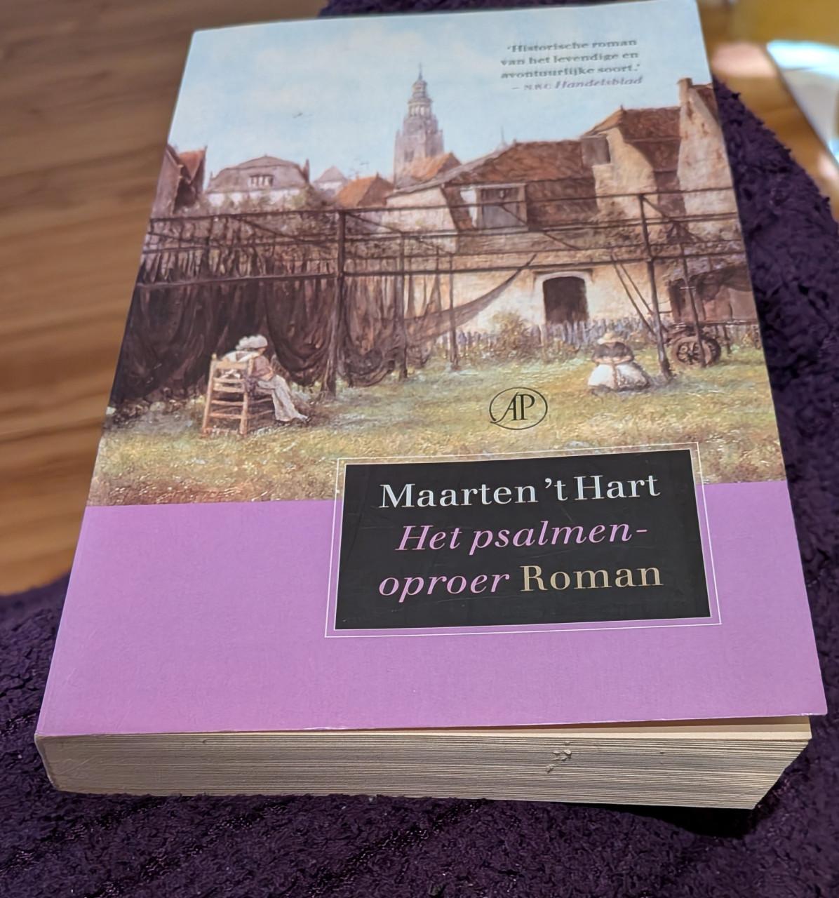 Het psalmen oproer, Maarten 't Hart