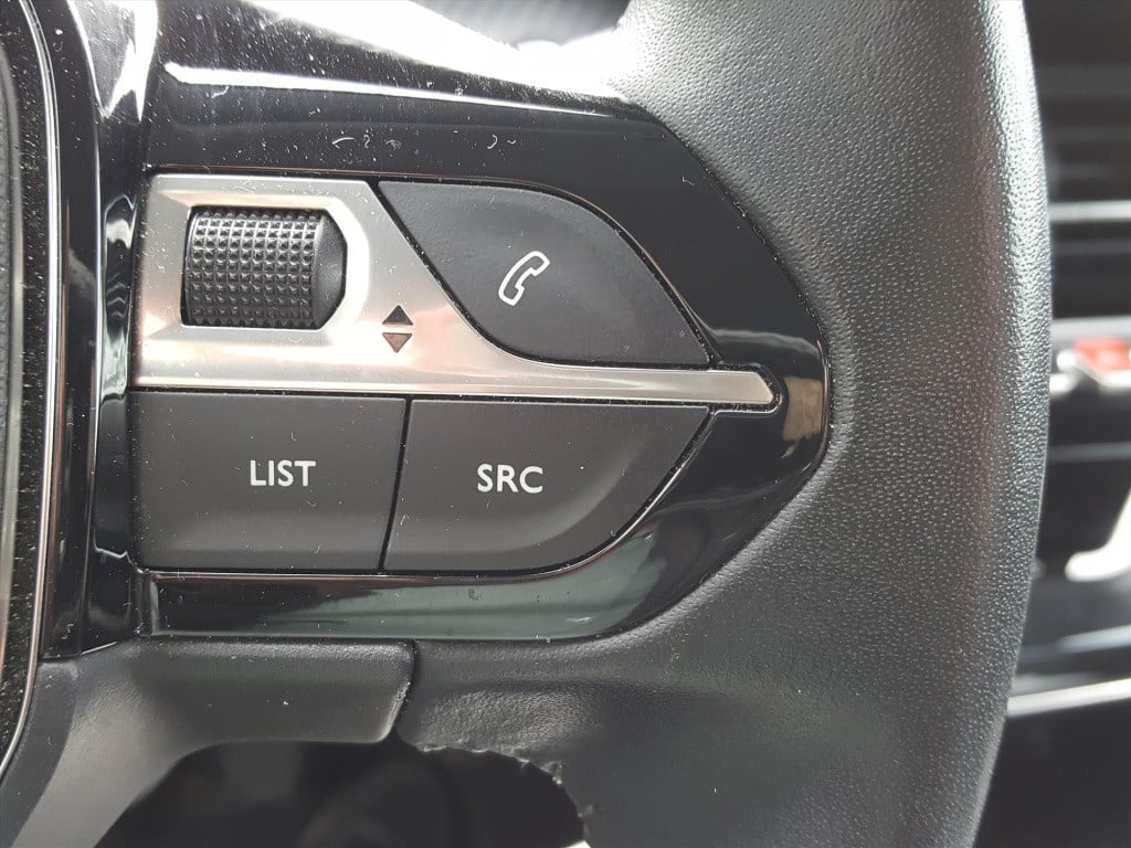 Peugeot 208 1.2 puretech 100pk allure navigatie | apple carplay & android a