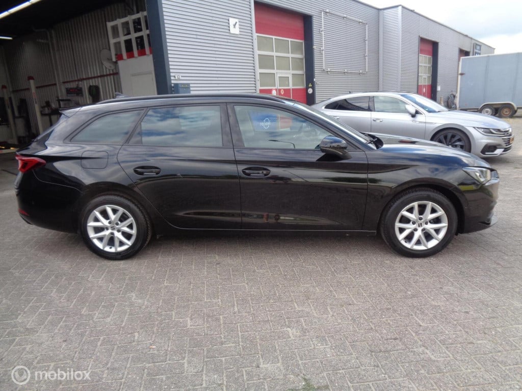 Seat Leon Sportstourer 1.5 tsi style business/airco/lm velgen/carplay/pdc/c