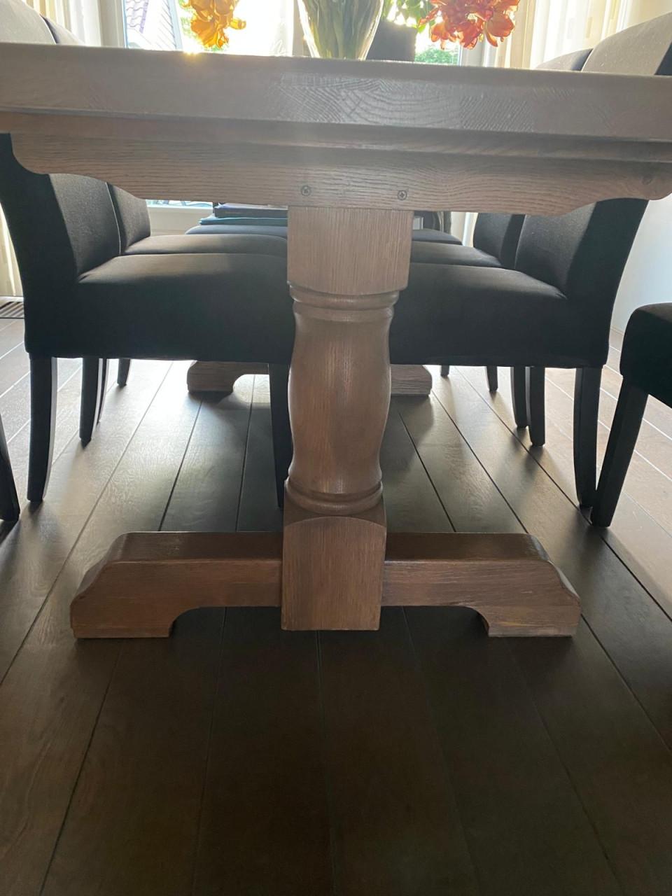 Eikenhouten eettafel