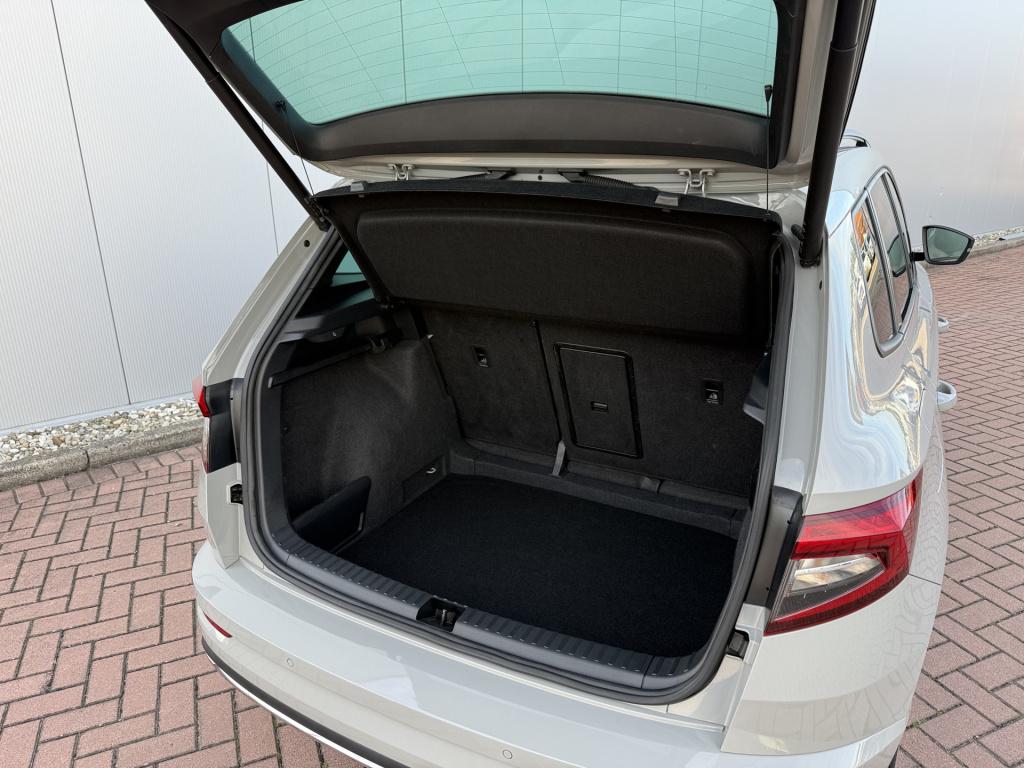 Skoda Karoq 1.5 tsi 150pk act dsg sportline | pano dak | acc | camera