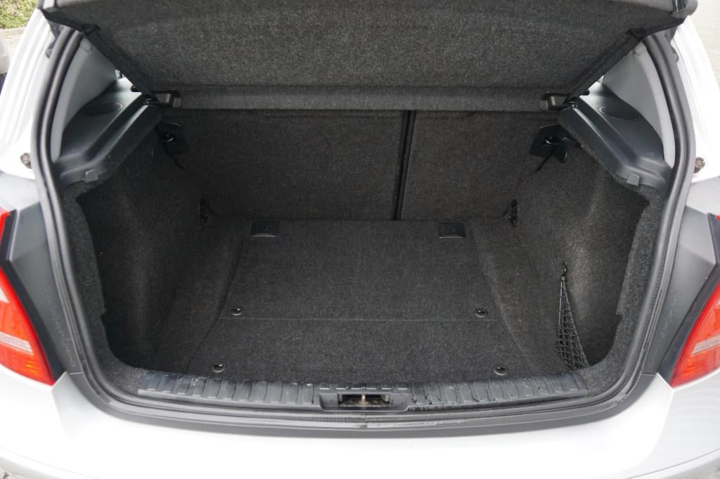 BMW 1 Serie 118i business line airco / lm velgen / mistlampen