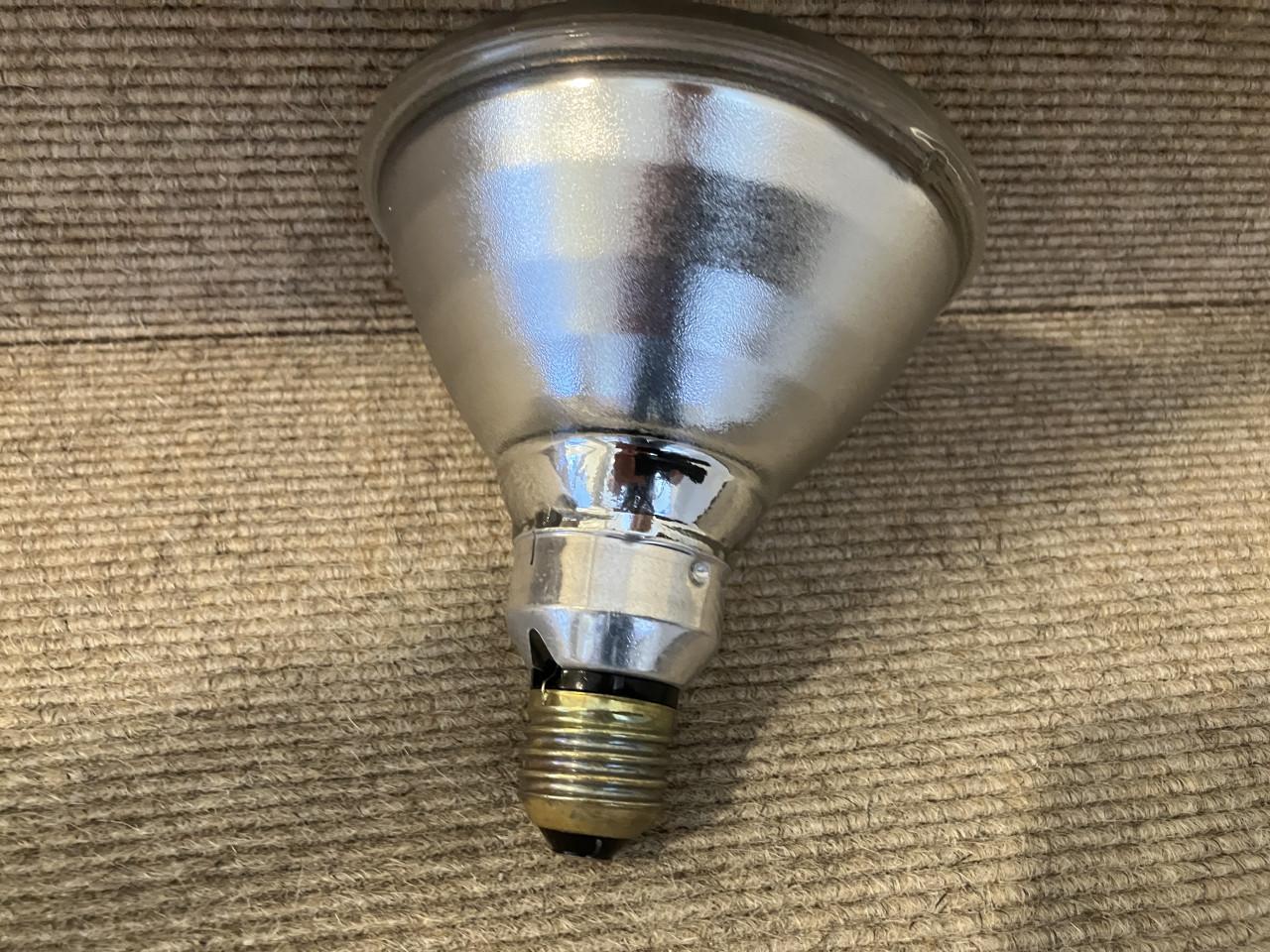 Doos met Philips PAR 38 gloeilampen bijna allemaal 80 Watt (spots)