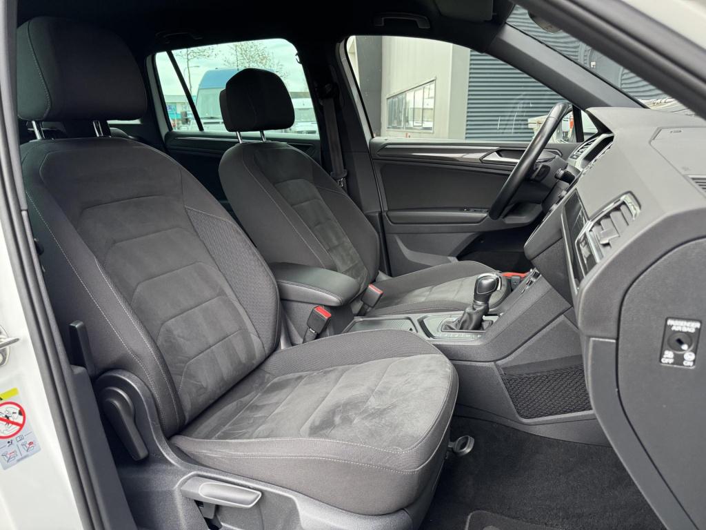 Volkswagen Tiguan 1.5 tsi act highline business r nl-auto, uitklapbare trek