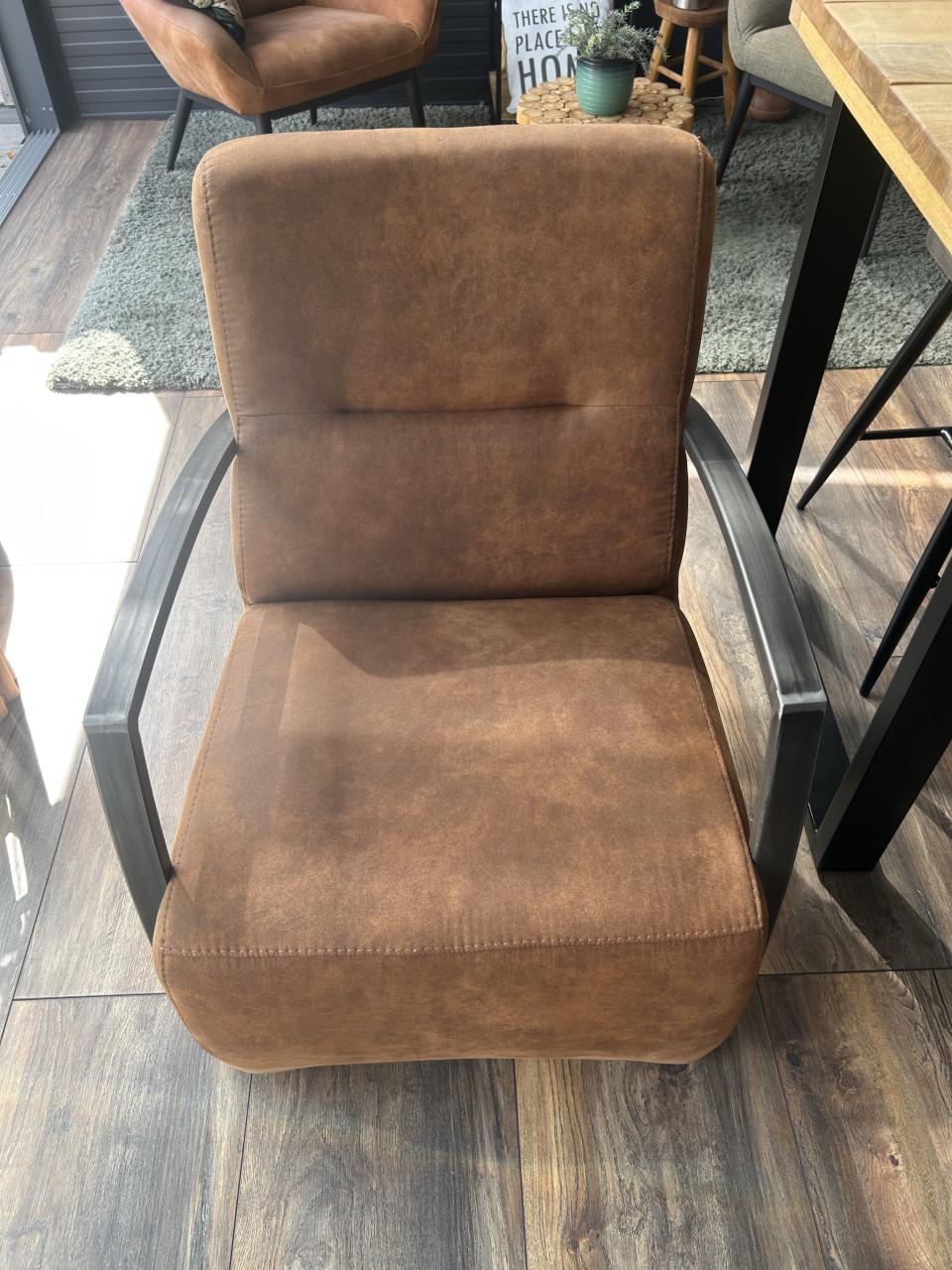 Fauteuil in cognac kleur koopje!
