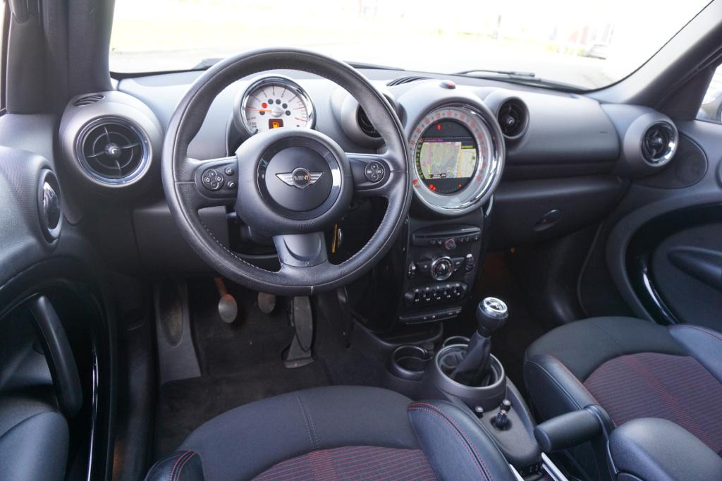 Mini Countryman mini 1.6 one business line airco / navi / cruise / parkeers