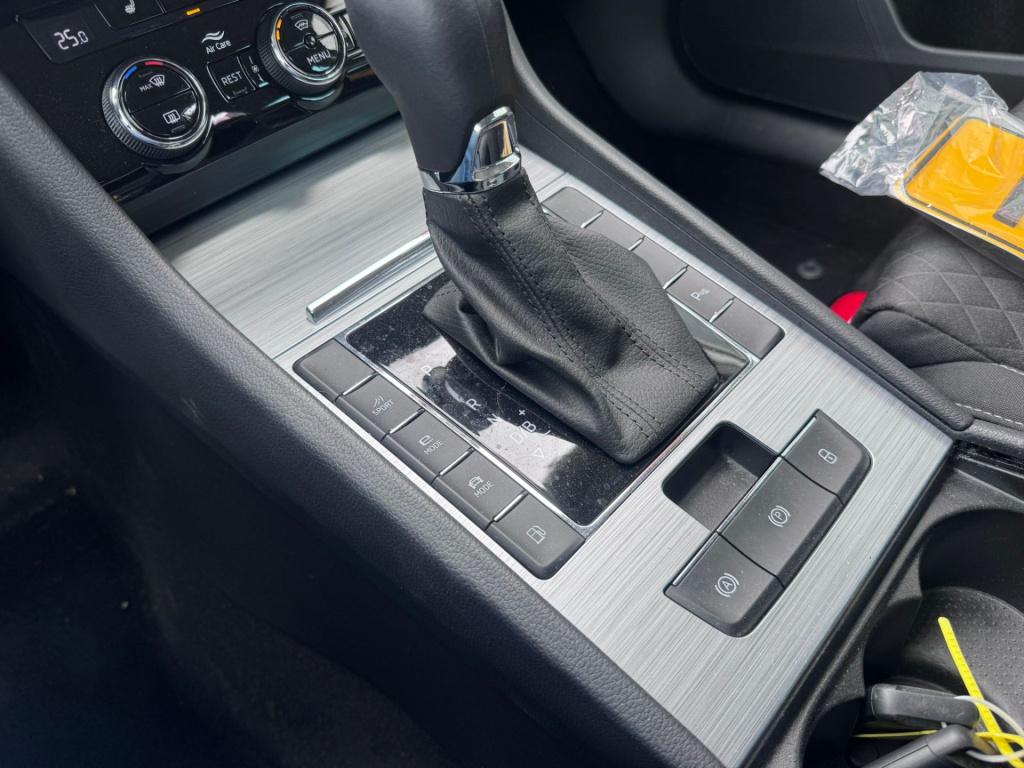 Skoda Superb combi 1.4 tsi iv business edition plus