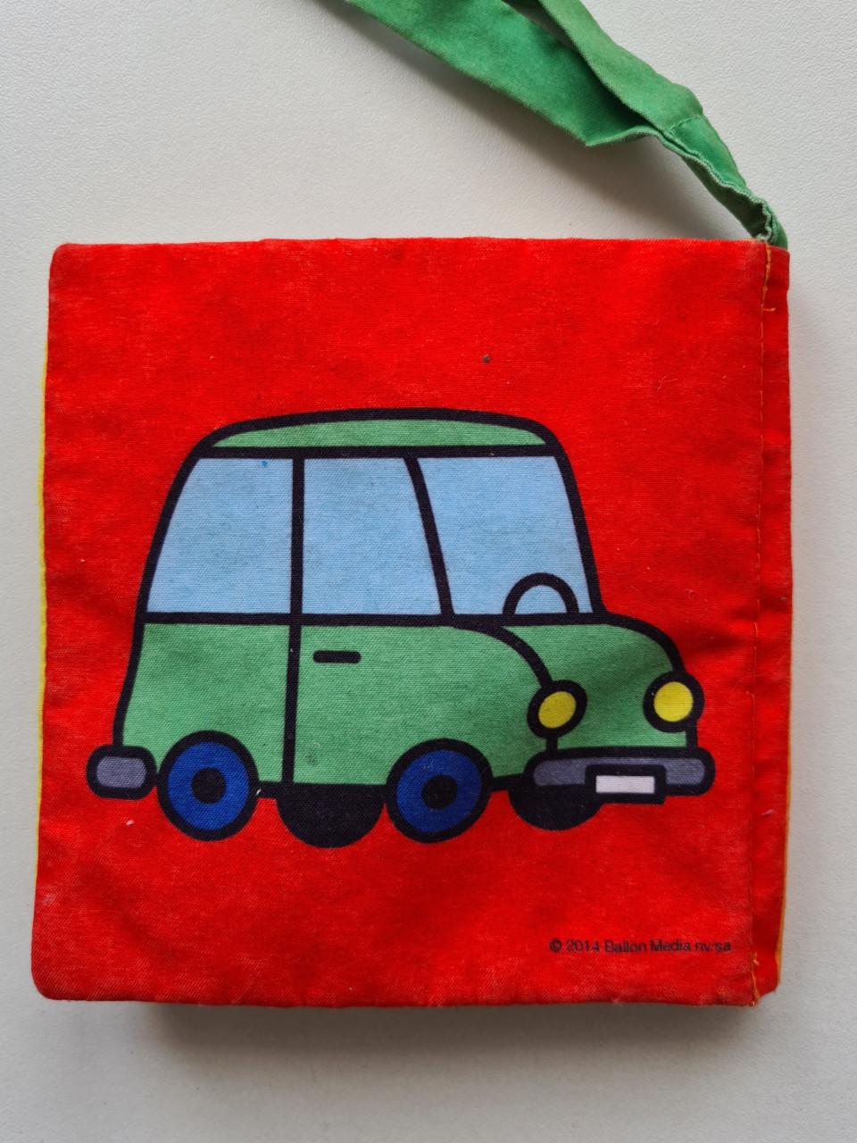 Zacht stoffen babyboekje van het merk Jellycat