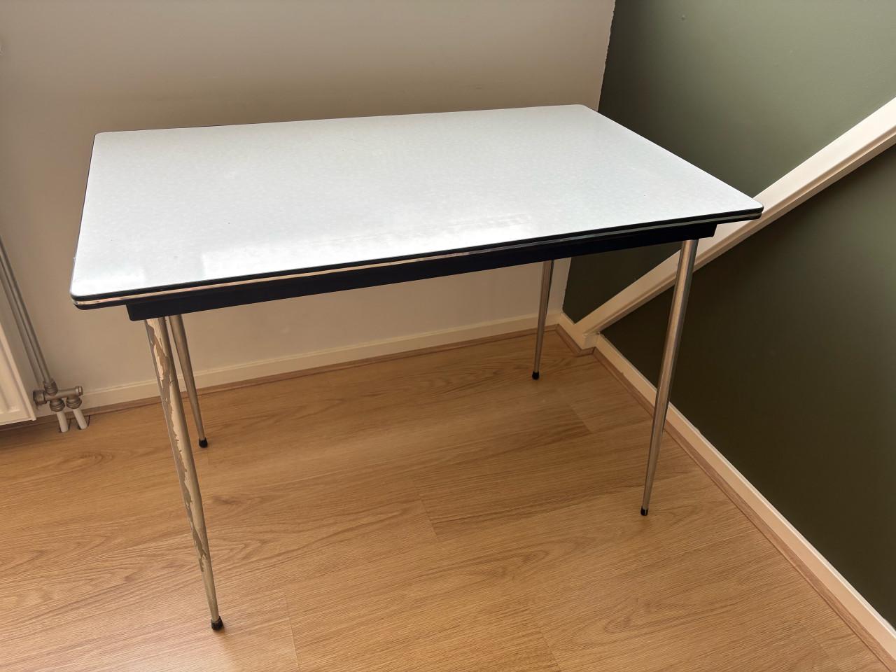 Vintage bureau Formica, met stoel