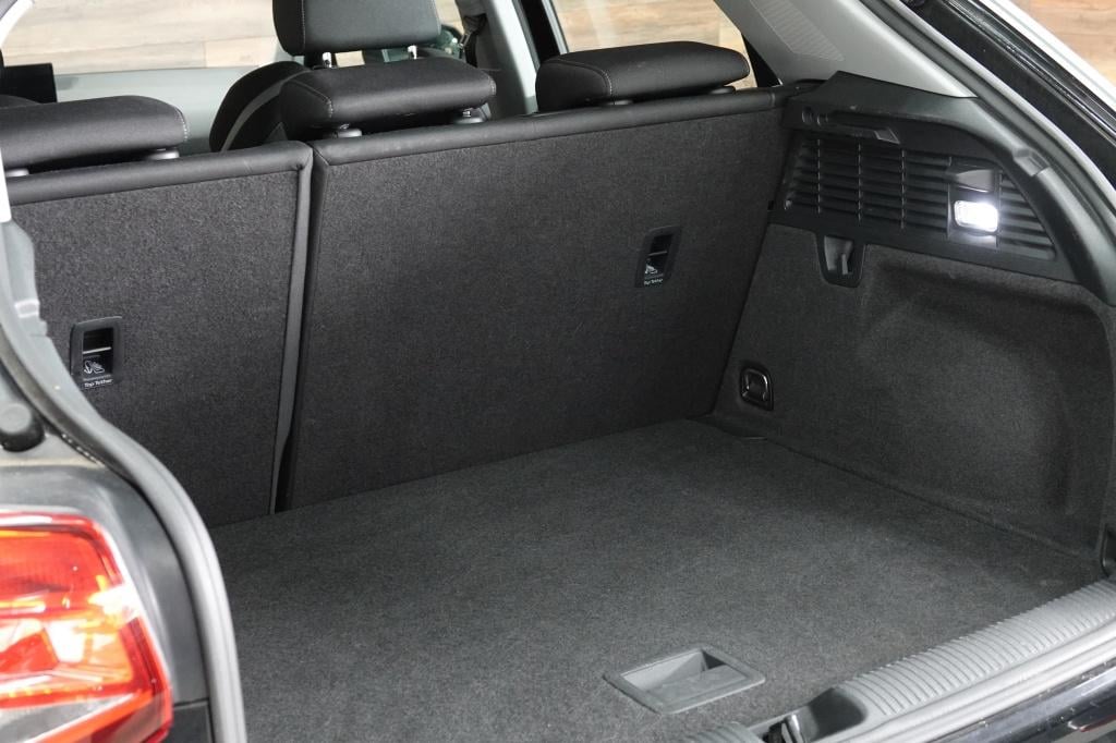 Audi Q2 1.0 tfsi sport | pdc | 19" | driveselect |