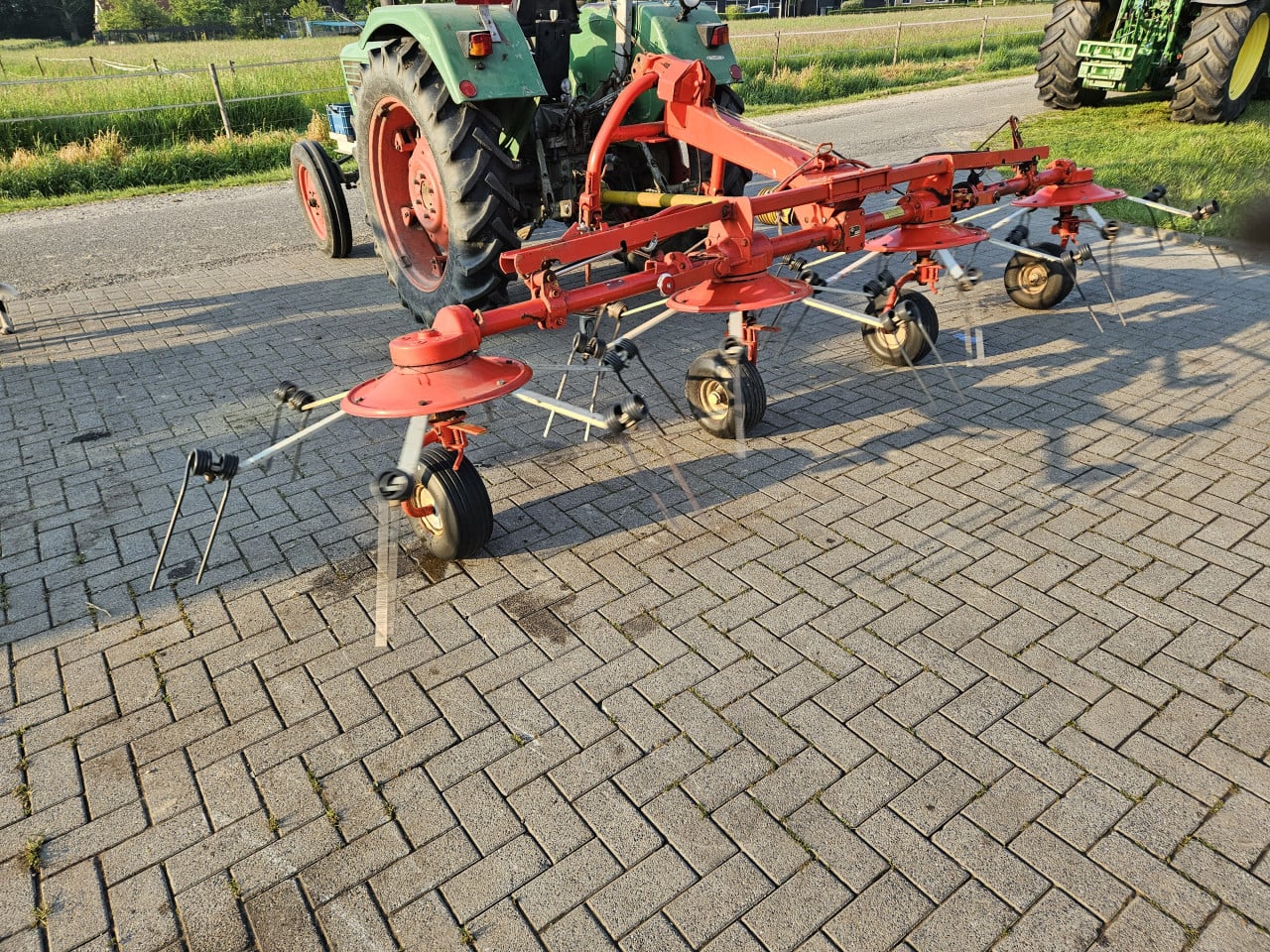 Kuhn hooischudder