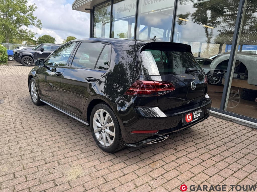 Volkswagen Golf 1.5 tsi highline business r dsg 150pk