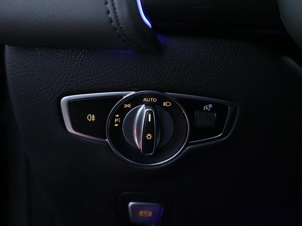 Mercedes-Benz Eqc 400 4matic luxury line 80kw | panoramadak | stoelverwarmi