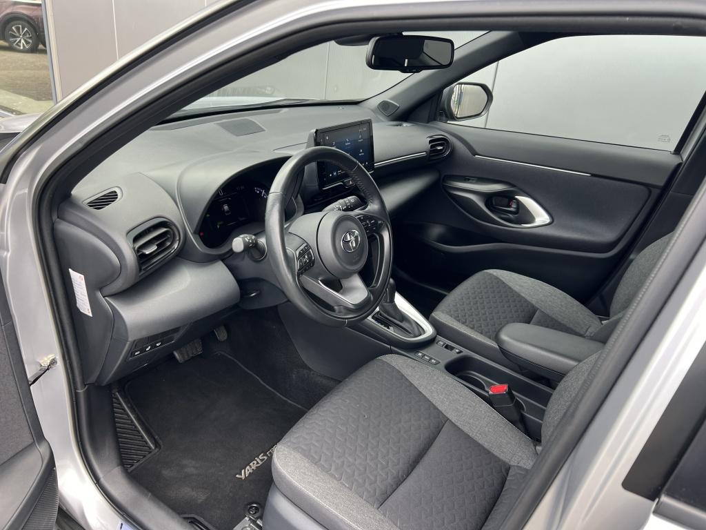 Toyota Yaris Cross 1.5 hybrid dynamic | all-seasonbanden | comfort pack