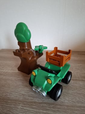 Duplo jeep met boom IS GERESERVEERD