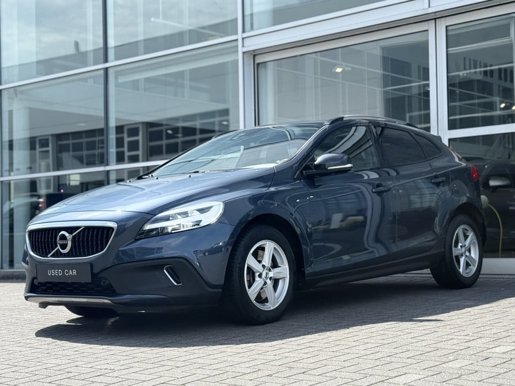 Volvo V40 cross country t3 153pk aut6 polar+ luxury| leder|pano| camera| tr