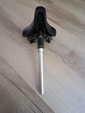 TE KOOP FIETSZADEL + VERENDE ZADELPEN