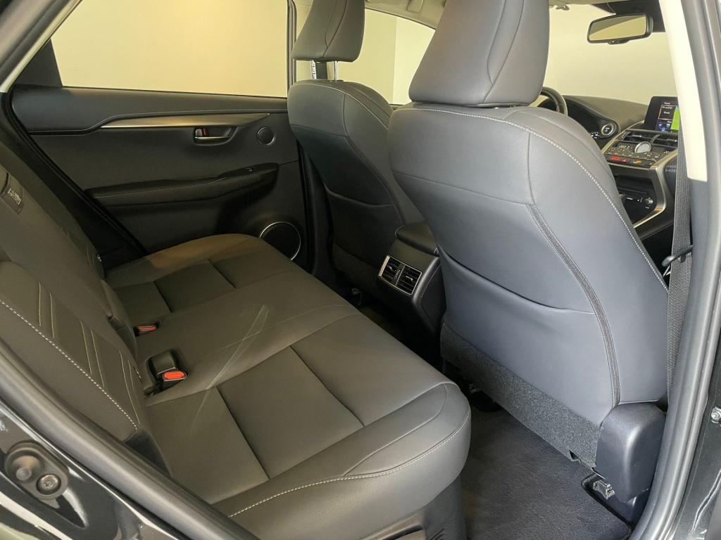 Lexus Nx 300h awd business line