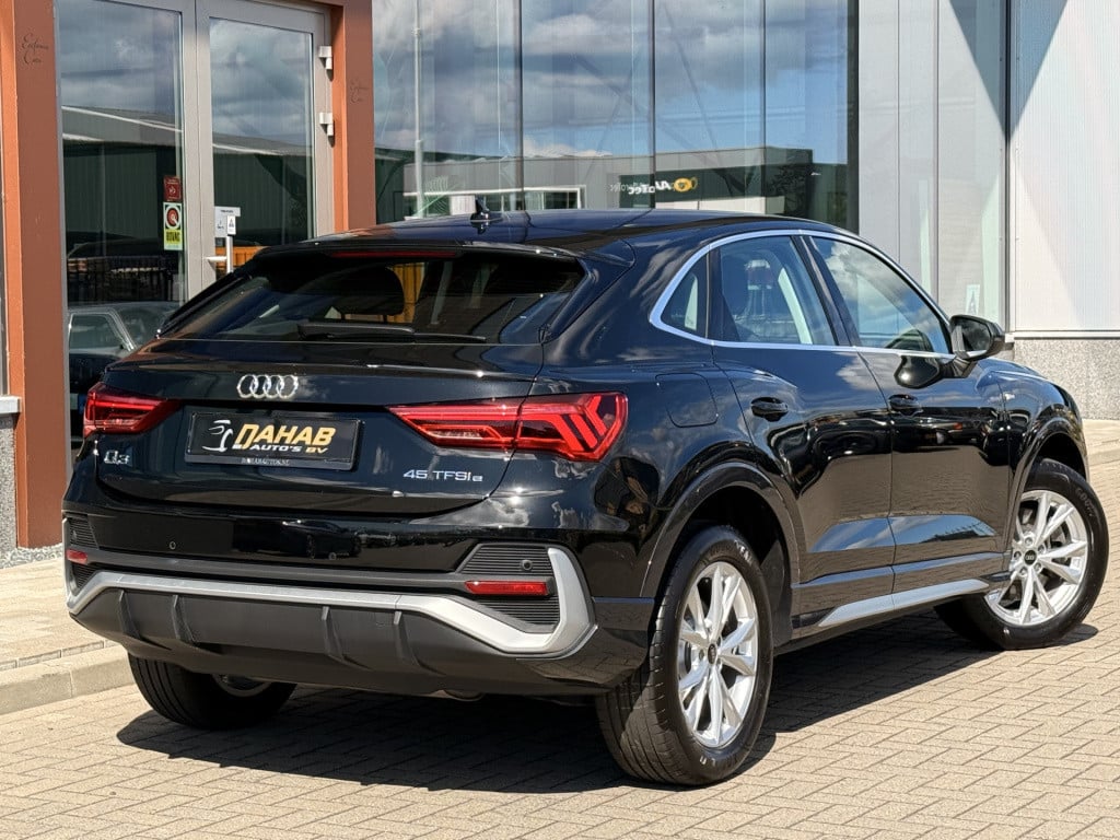 Audi Q3 sportback 45 tfsi e s-line | phev | matrix | stoelverwarming | digi