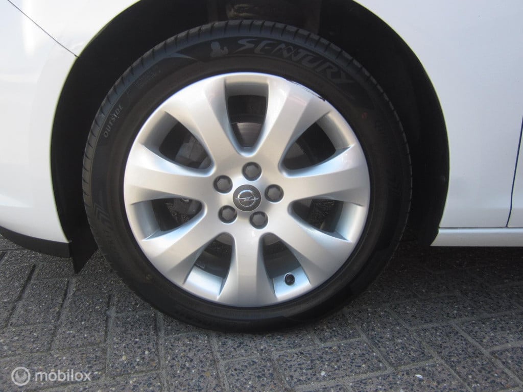 Opel Astra sports tourer 1.6 station edition/airco/cruise/lm velgen