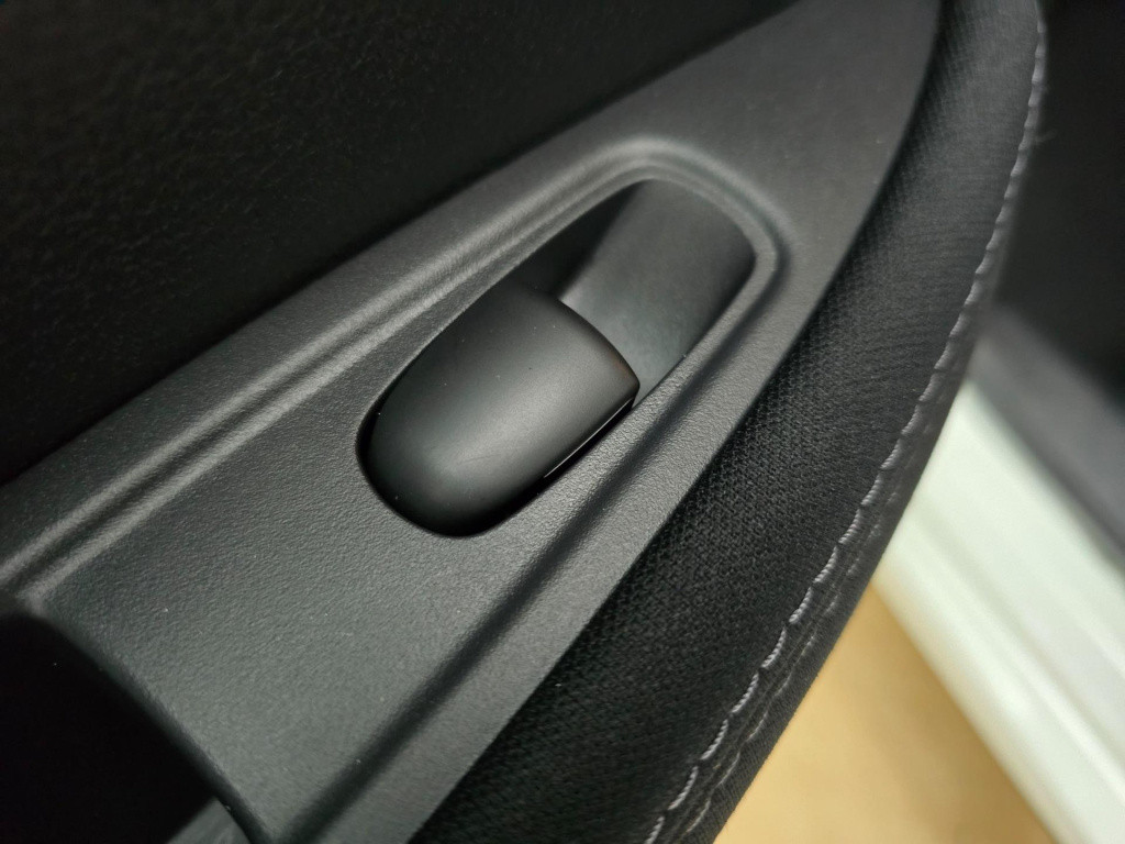 Nissan Qashqai occasion automaat 1.2 connect edition met parkeercamera en p