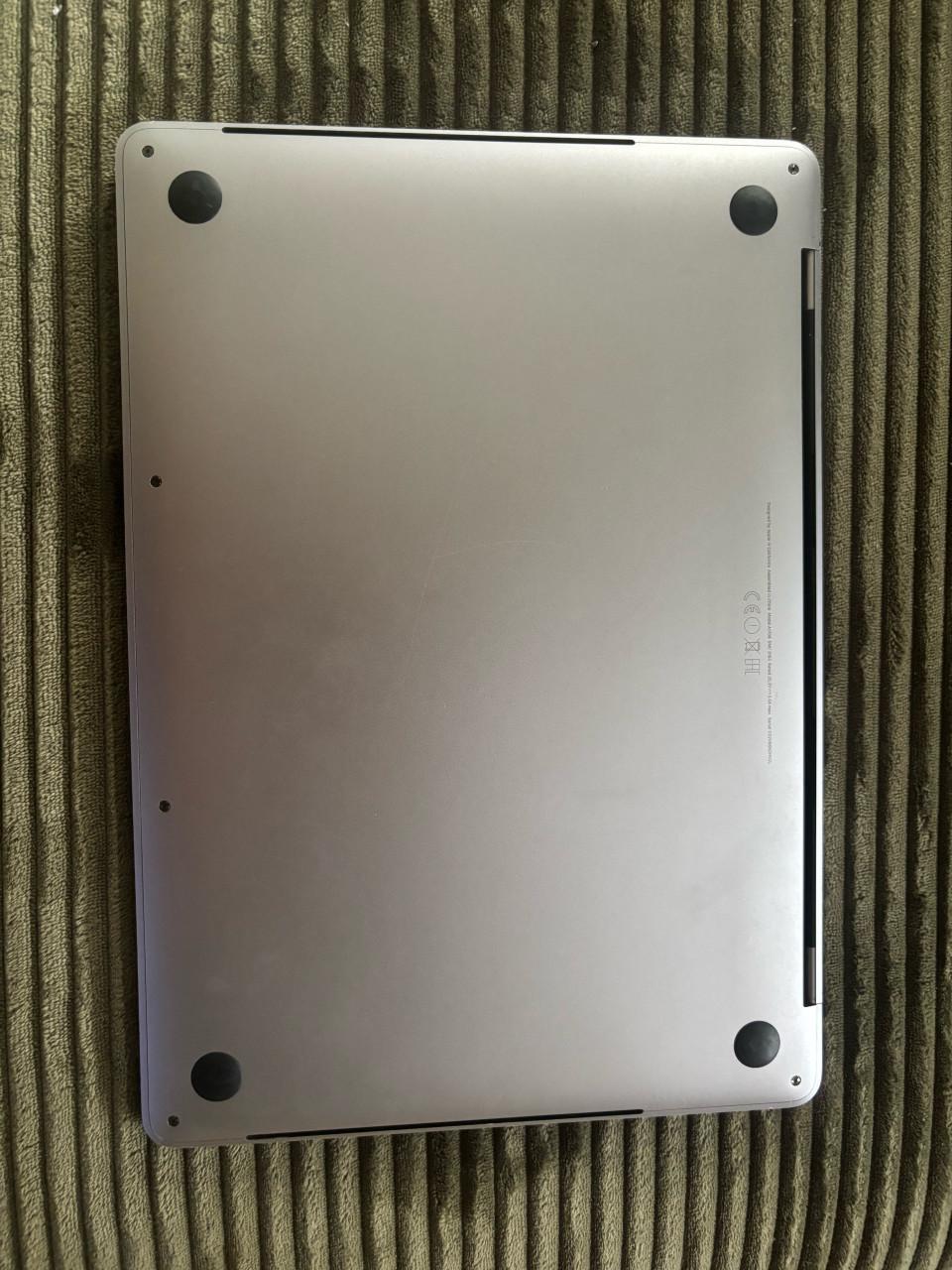 Macbook Pro 13-inch (2017)