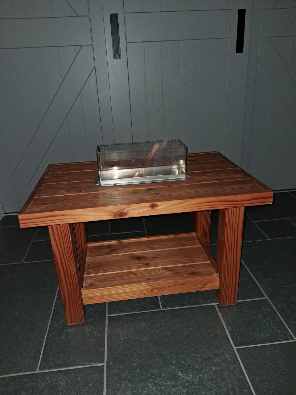 Te koop!! prachtige houten vuurtafel op bio-ethanol