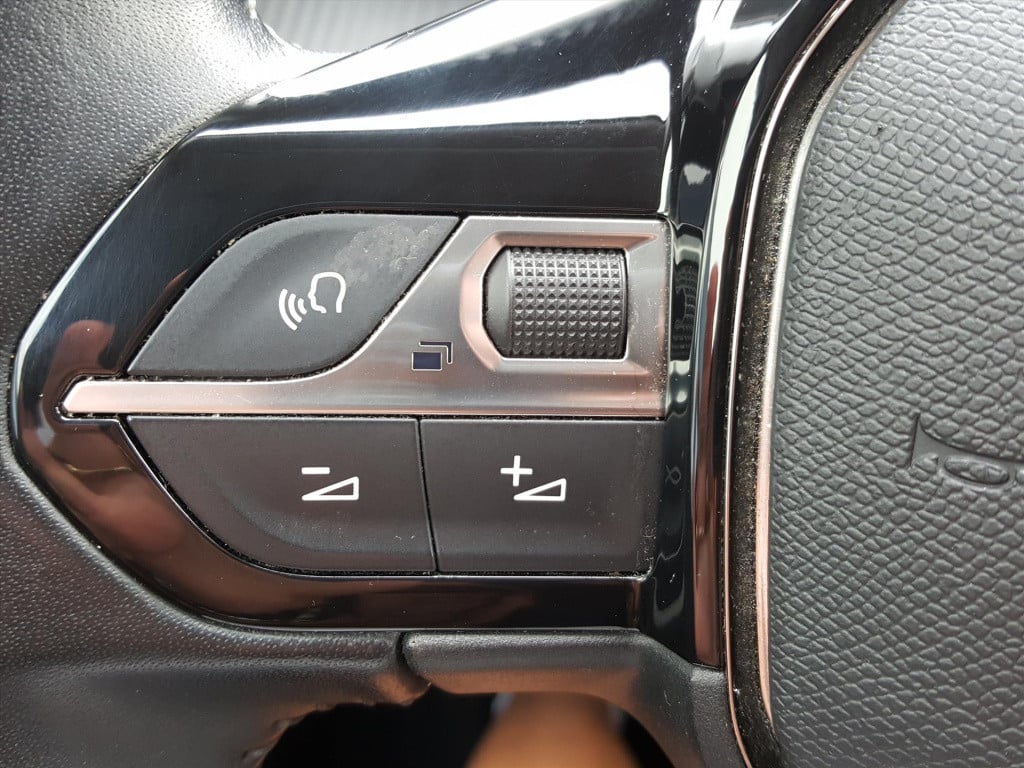 Peugeot 2008 allure pack 1.2 pt-130pk trekhaak | apple carplay & android au