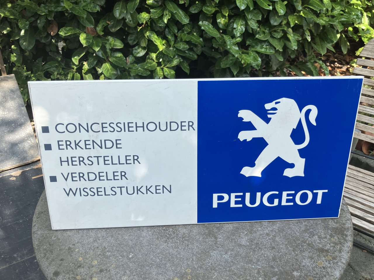 Peugeot dealer bord