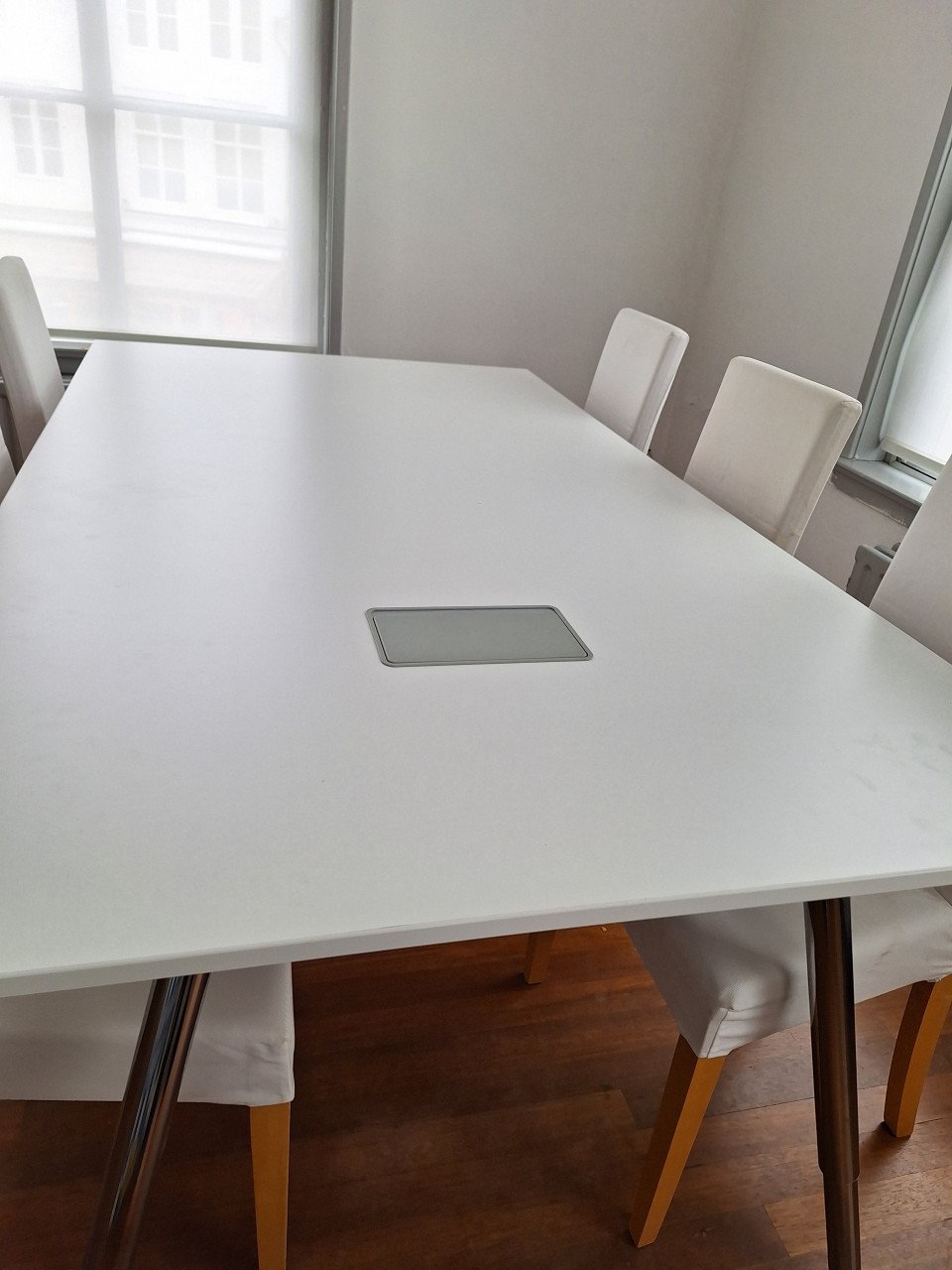 Tafel met 6 stoelen