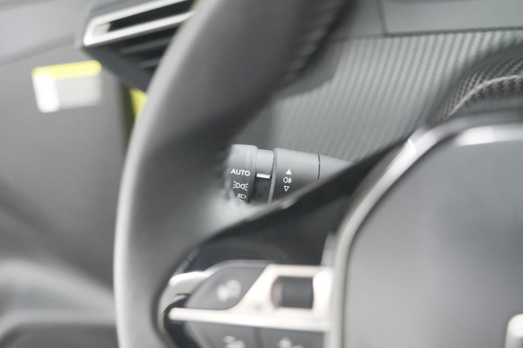 Peugeot 208 ev allure 50 kwh | stoelverwarming | apple carplay | parkeersen