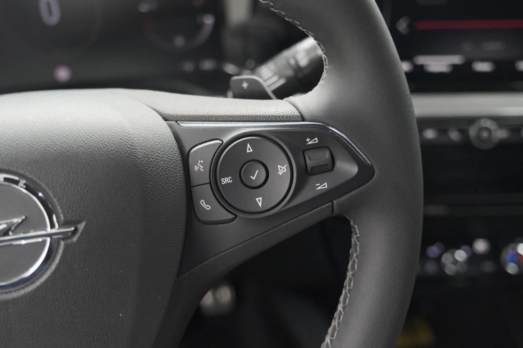 Opel Mokka turbo 130 at ultimate | camera | dodehoekdetectie | massage | ad