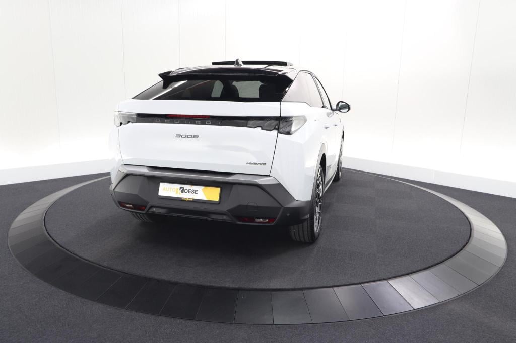 Peugeot 3008 1.2 hybrid 136 gt | panoramadak | focal audio | alcantara exec