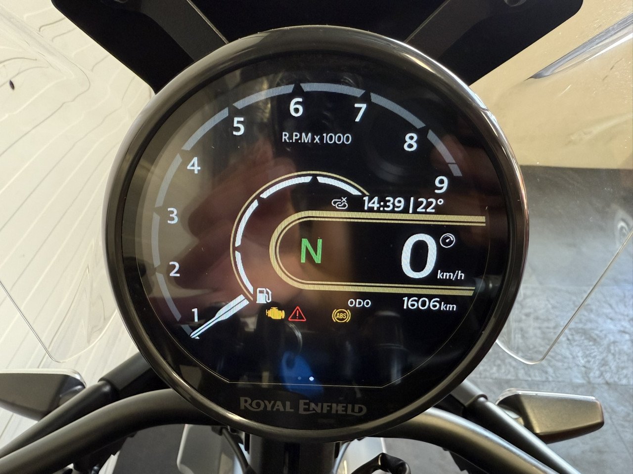 Jonge en complete Royal Enfield Himalayan 450!