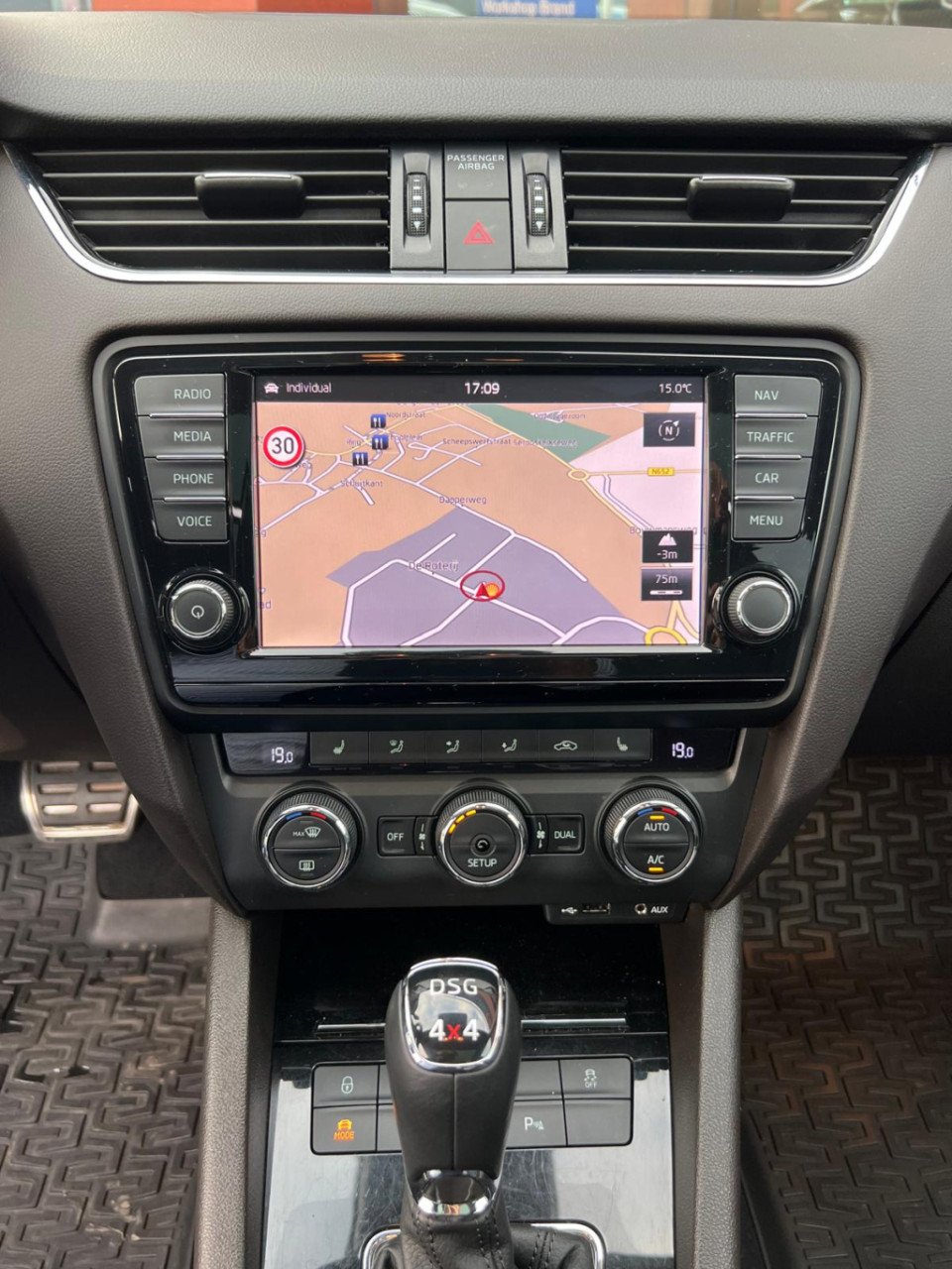 Skoda Octavia combi 1.8 tsi 4x4 laurin & klement | dsg | pano | trekhaak